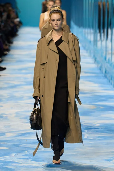 Look 63